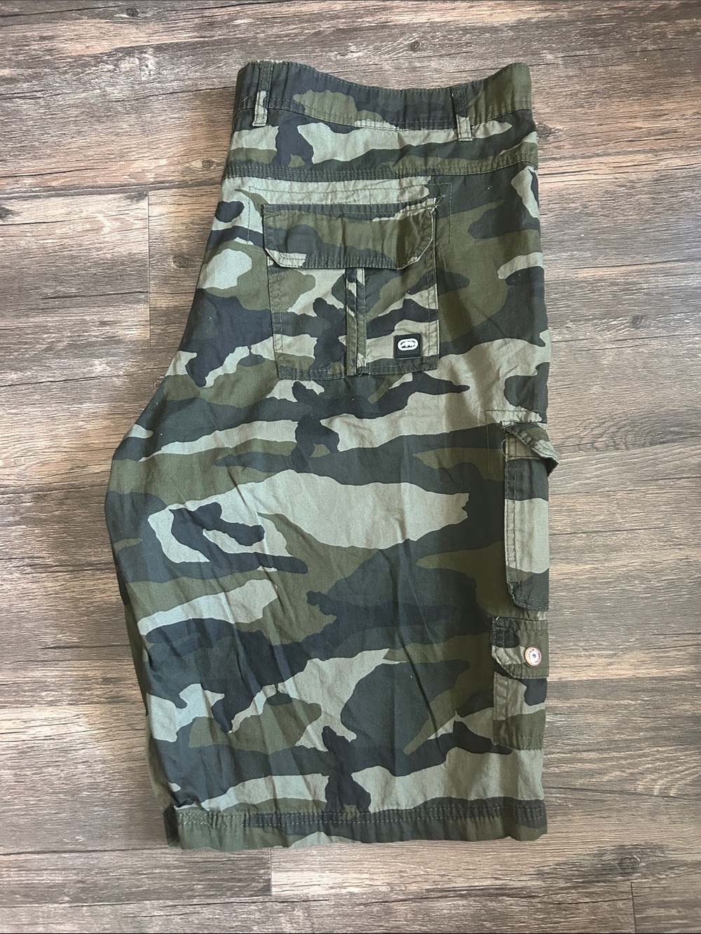 Ecko Unlimited Men's Camo Cargo Shorts - Olive & Black